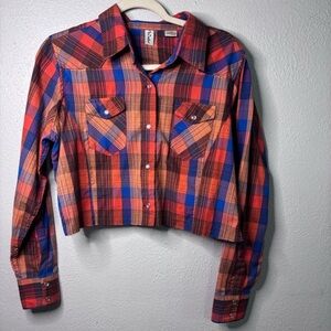 COPY - Vintage Walls Western Pearl Snap Plaid Cropped Shirt